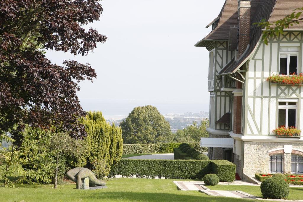Manoir De Benerville Bed & Breakfast Deauville Εξωτερικό φωτογραφία